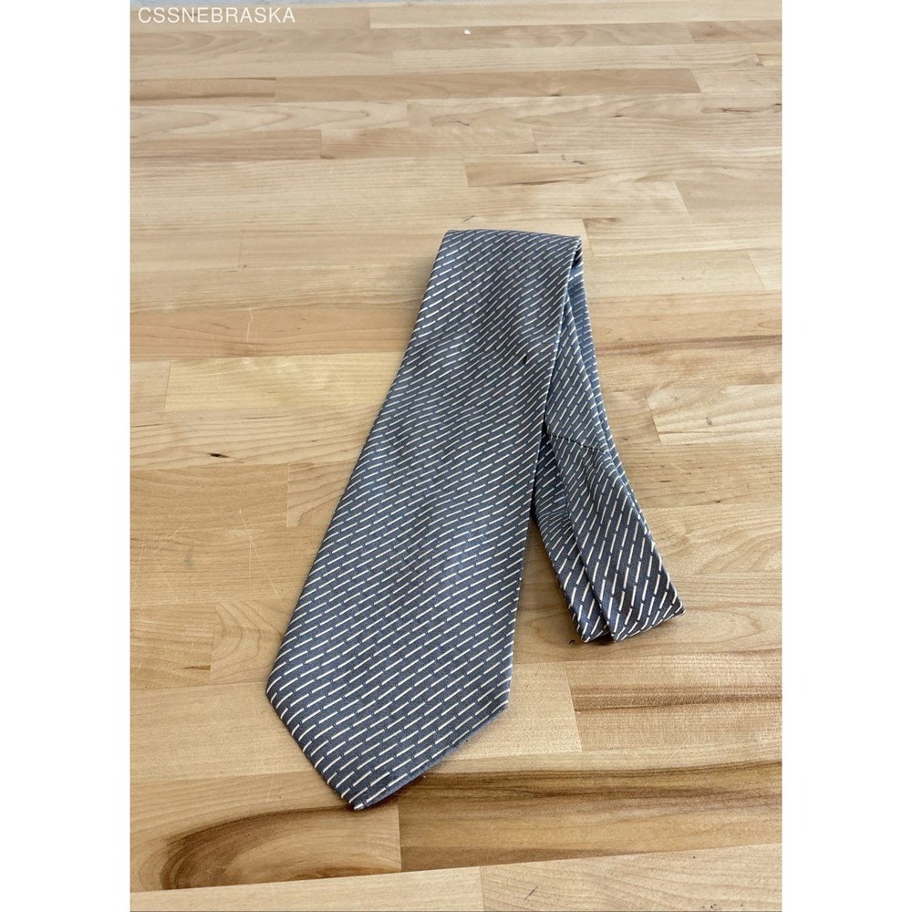 Hugo Boss Gray/White 100% Silk Neck Tie‎ Made In Italy